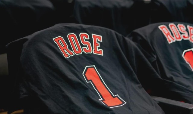 必赢体育登录入口-NBA史上最让人意难平的如果！他成为了篮球圣殿最年轻的图腾